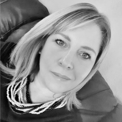 Lynda Hill-Vollmer